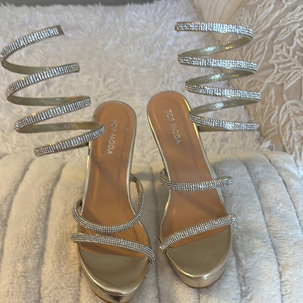 TOP Moda Gold Strappy Heels